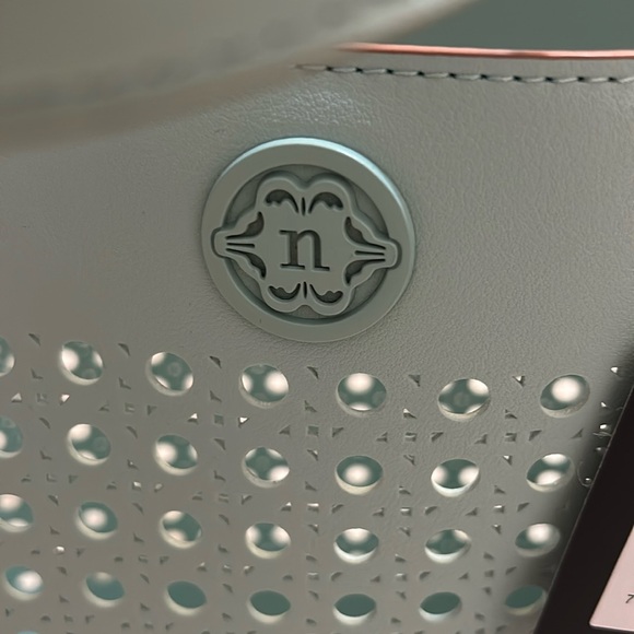 NWT, NANETTE LEPORE Mint Green Tote Bag - Picture 4 of 11